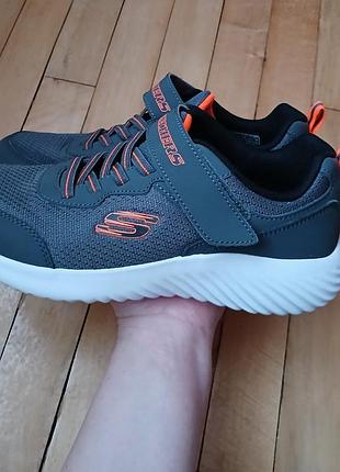 Легкие текстильные кроссовки skechers bounder
