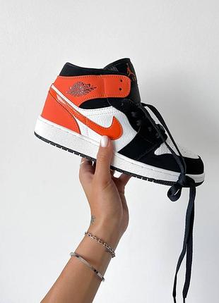 Мужские кроссовки nike air jordan 1 high черно-белые для мужчин найк джорданы кожаные с ярким дизайном 44