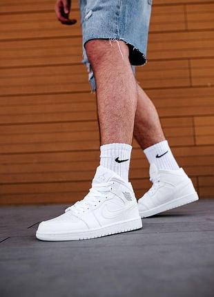 Женские кожаные кроссовки nike air jordan 1 high белые, элегантные и стильные кроссы найк