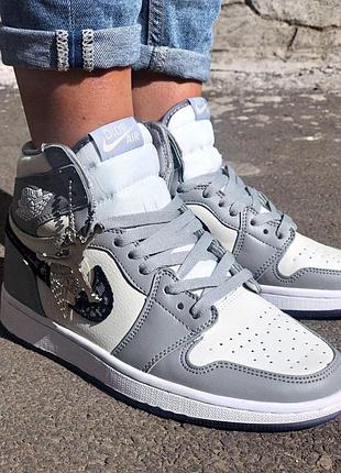 Мужские кроссовки nike air jordan 1 high кроссы найк аир дордан хай для мужчин кеды найк удобные кожа бело-сер 38