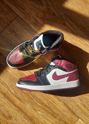 Жіночі кросівки nike air jordan 1 high red black white, спортивні та красиві кроси найк джордан