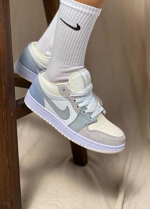 Кроссовки nike air jordan low бело-серые кожаные стильные удобные для женщин найк джордан 40