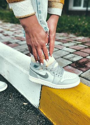 Кожаные женские кроссовки nike air jordan 1 high grey, спортивные и стильные 40