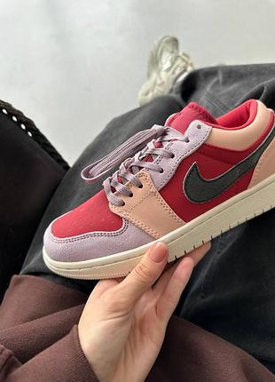Рожеві жіночі кросівки nike air jordan low шкіряні стильні зручні повсякденні для жінок найк джордан