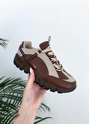 Женские кроссовки nike air humara lx jacquemus коричневые для прогулок и спорта найк 40