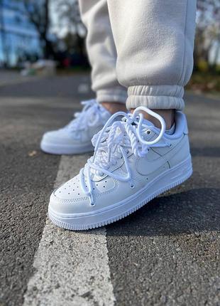 Жіночі кросівки nike air force 1 low білі, елегантне рішення для щоденного носіння найк аїр форс 1 лоу