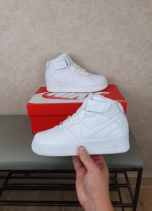 Кроссовки nike air force 1 classic high белые кожаные для женщин удобные стильные повседневные 38