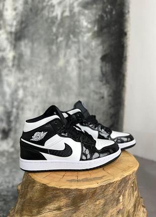 Женские кроссовки nike air jordan 1 high кроссы найк аир джордан для женщин кожаные удобные черно-белые 44