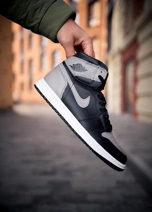Кроси nike air jordan 1 high зручні для чоловіків чорні-білі шкіра найк повсякденні