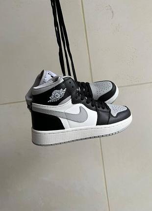 Женские кроссовки nike air jordan 1 high для женщин черно-белые удобные кожаные кроссы найк аир джордан