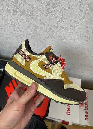 Жіночі кросівки nike air max 1 travis scott cactus jack з унікальним дизайном найк