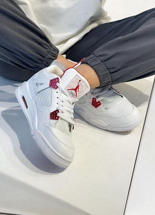 Кожаные женские кроссовки nike air jordan retro 4 белые стильные найк
