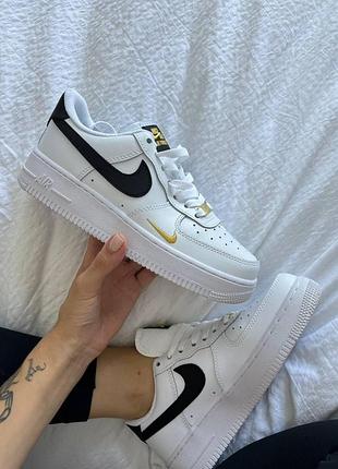 Жіночі кросівки nike air force 1 low шкіряні стильні білі зручні повсякденні найк