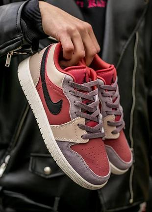 Жіночі кросівки nike air jordan low рожеві стильні зручні шкіряні повсякденні для жінок найк джордан