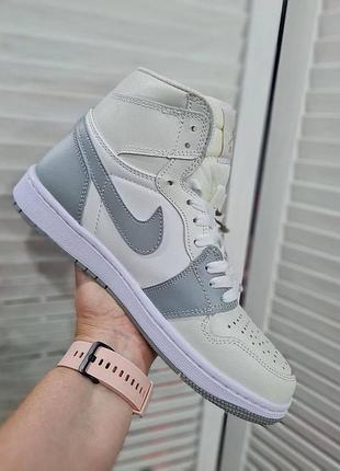 Женские кроссовки nike air jordan 1 high для женщин удобные кожаные белые-серые кроссы найк аир джордан