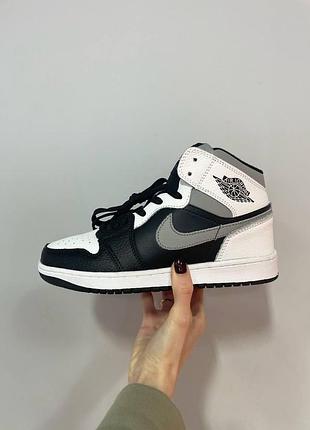 Женские кожаные кроссовки nike air jordan 1 high black grey, стильные и удобные кроссы найк 45