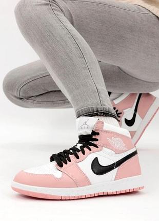 Женские кроссовки nike air jordan 1 high для женщин удобные белые-розовые кожаные кроссы найк аир джордан