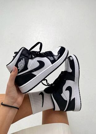 Жіночі кросівки nike air jordan 1 high для жінок чорні-білі зручні шкіряні кроси найк аір джордан