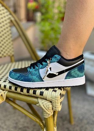 Женские кроссовки nike air jordan low бело-голубые стильные удобные кожаные повседневные для женщин найк джорд 45