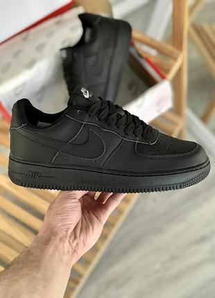 Чоловічі кросівки nike air force 1 кроси найк аир форс 1 для чоловіків кеди найк зручні шкіра чорні 45