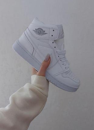 Женские кроссовки nike air jordan 1 high белые, идеальные для активного образа жизни найк 40