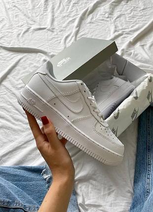 Кросівки nike air force 1 classic low для жінок білі шкіряні повсякденні зручні стильні найк