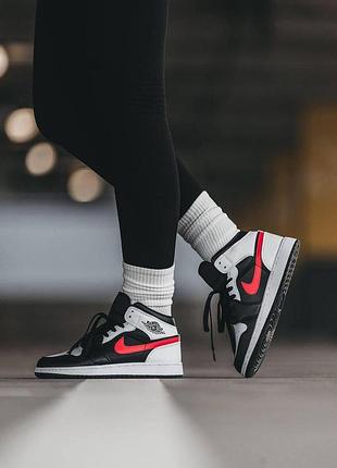 Жіночі кросівки nike air jordan 1 high red black white, кроси з класичним дизайном найк джордан