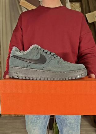 Чоловічі зимові кросівки nike air force 1, сірі замша, усередені хутро, теплі, найк аір форс 1