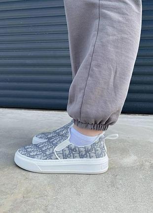 Женские кроссовки dior slip-on beige/black для женщин стильные удобные кроссы 38