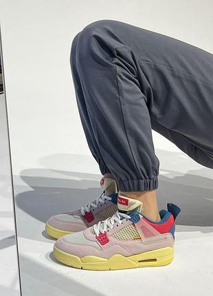 Жіночі кросівки nike air jordan retro 4 шкіряні бежеві для жінок з унікальним дизайном