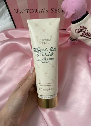Парфумований лосьйон для тіла whipped milk $ sugar victoria's secret fragrance lotion, usa