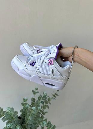 Білі жіночі кросівки nike air jordan retro 4 для активного способу життя найк