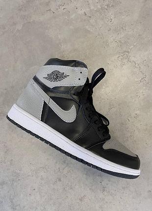 Мужские кроссовки nike air jordan 1 high для мужчин кожа найк черно-белые удобные повседневные 42