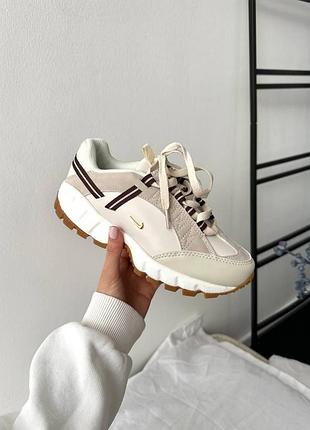 Бежеві кросівки nike air humara lx jacquemus жіночі стильні та зручні найк