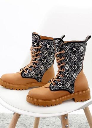 Зимові жіночі черевики louis vuitton boots brown, шкіряне взуття на хутрі овчина,високі ботінки з шнуровкою луіс вуітон