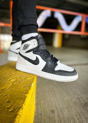 Мужские кроссовки nike air jordan 1 high черно-белые для мужчин найк кожаные удобные повседневные с логотипом 42