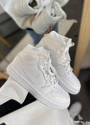 Женские кроссовки nike air jordan 1 high белые кроссовки, для женского комфорта и стиля найк