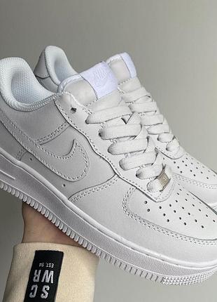 Кроси найк жіночі білі шкіряні зручні повсякденні стильні nike air force 1 classic low