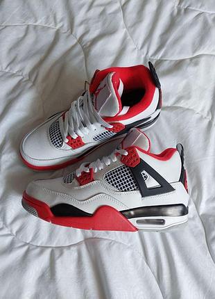 Жіночі кросівки nike air jordan retro 4 fire red, комфортні та елегантні кроси найк