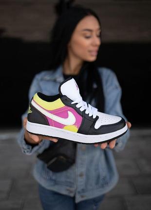 Біло-чорні шкіряні жіночі кросівки nike air jordan low стильні зручні повсякденні для жінок найк джордан