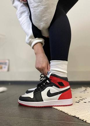 Кроси для чоловіків nike air jordan 1 high чорні-білі шкіра найк зручні повсякденні