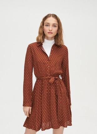 Продам коричневое платье-рубашку в горох1 фото