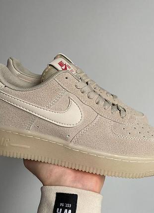 Бежевые женские кроссовки nike air force 1 кожаные для стильного образа найк 42