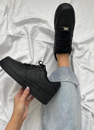 Универсальные женские кроссовки nike air force 1 черные кожаные для прогулок найк 44