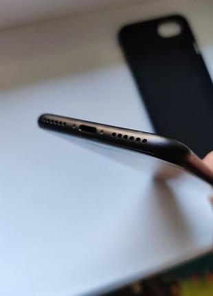 Iphone 7
в доброму стані 
32 гб 3
