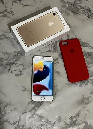 Iphone 7
в хорошем состоянии 
батарея 96%
память 32