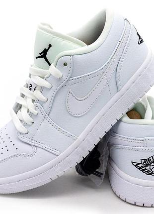 Низкие белые кроссовки nike air jordan 1. топ качество! 37. размеры в наличии: 37, 38, 39, 40, 41.