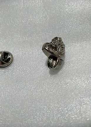 Брошка пін з квітами в срібному кольорі