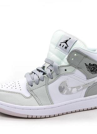 Высокие белые-серые хаки кроссовки nike air jordan 1 retro high. топ качество! 38. размеры в наличии: 37, 38,