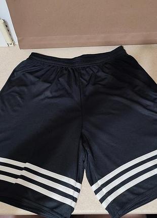 Мужские шорты adidas, размер s-м оригинал